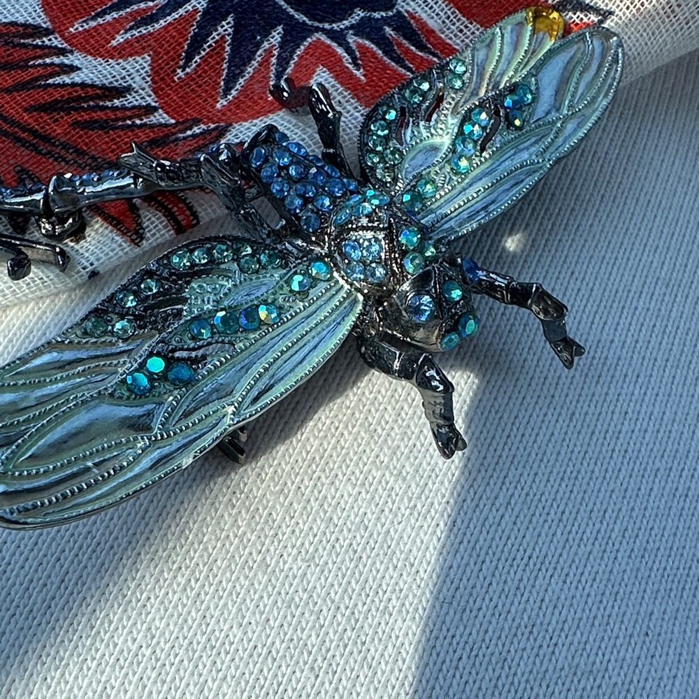 Blue Crystal Articulated Tail Sparkly Dragonfly Decorative Accent Pin Brooch - Picture 9 of 9
